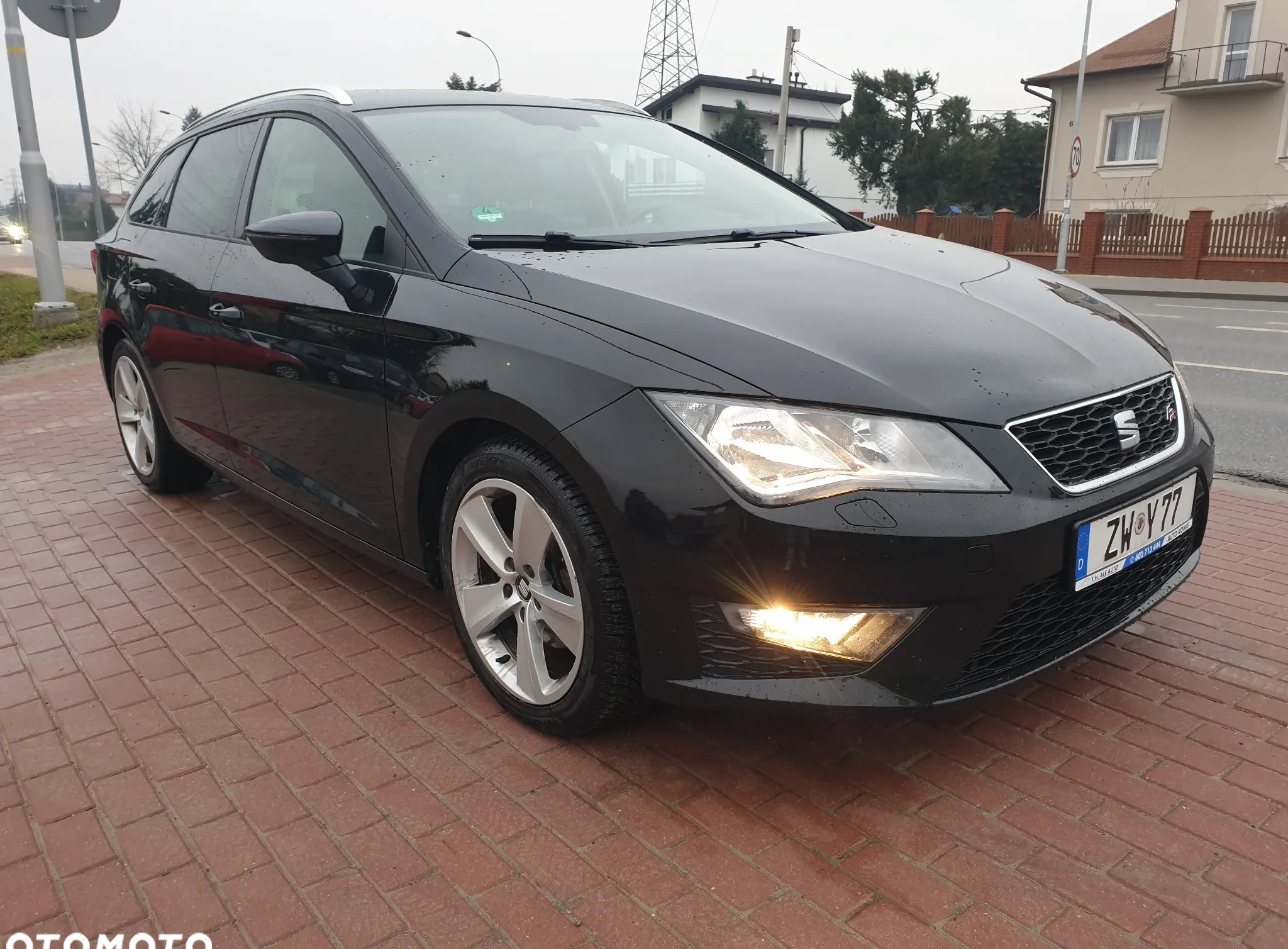 Seat Leon cena 45900 przebieg: 114634, rok produkcji 2015 z Rzeszów małe 742